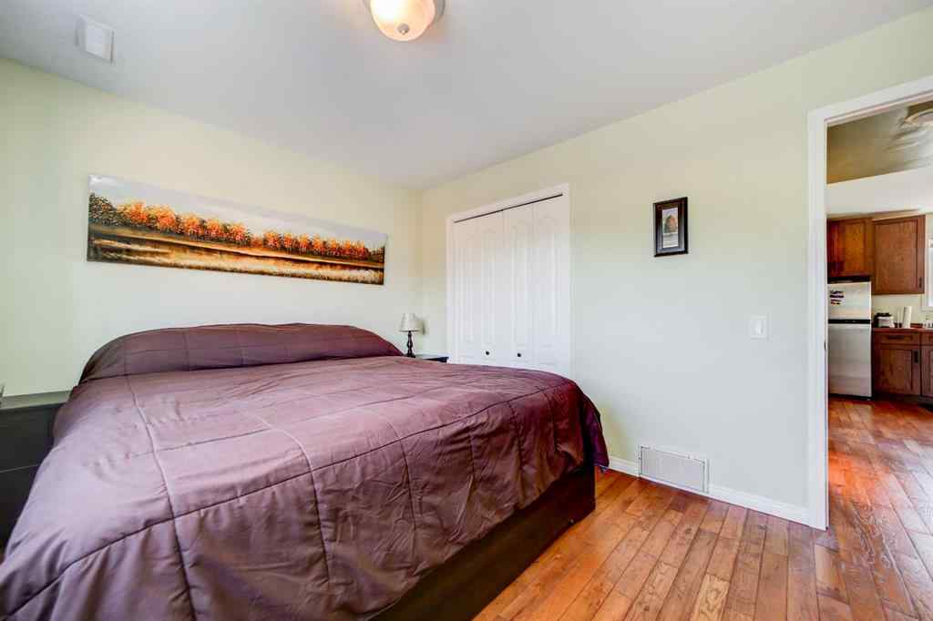 MLS® A2238491 - 2102 214 Street  in NONE Bellevue, Residential