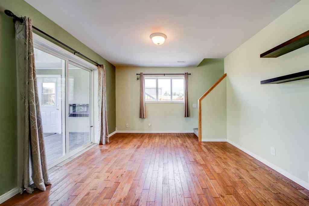 MLS® A2238491 - 2102 214 Street  in NONE Bellevue, Residential