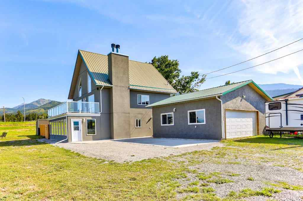 MLS® A2238491 - 2102 214 Street  in NONE Bellevue, Residential