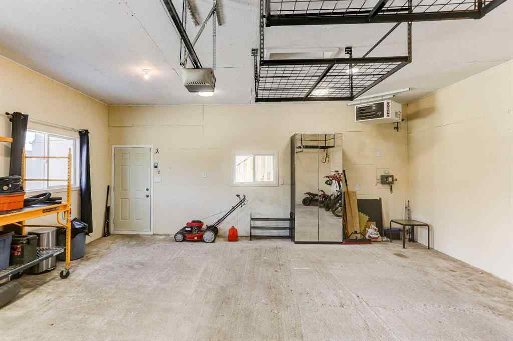 MLS® A2238491 - 2102 214 Street  in NONE Bellevue, Residential