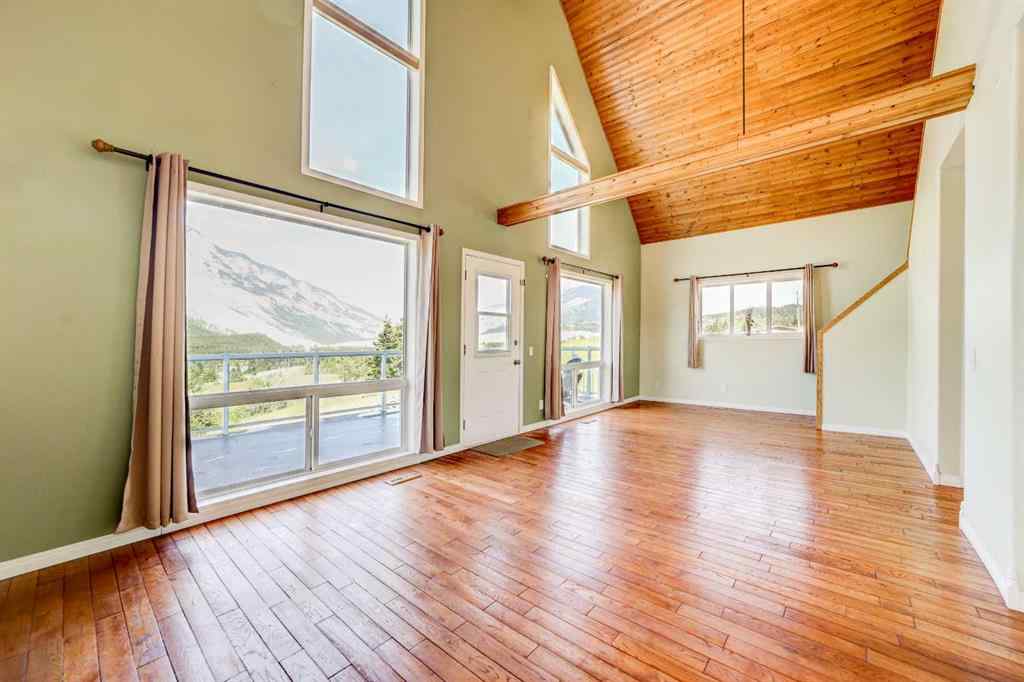 MLS® A2238491 - 2102 214 Street  in NONE Bellevue, Residential