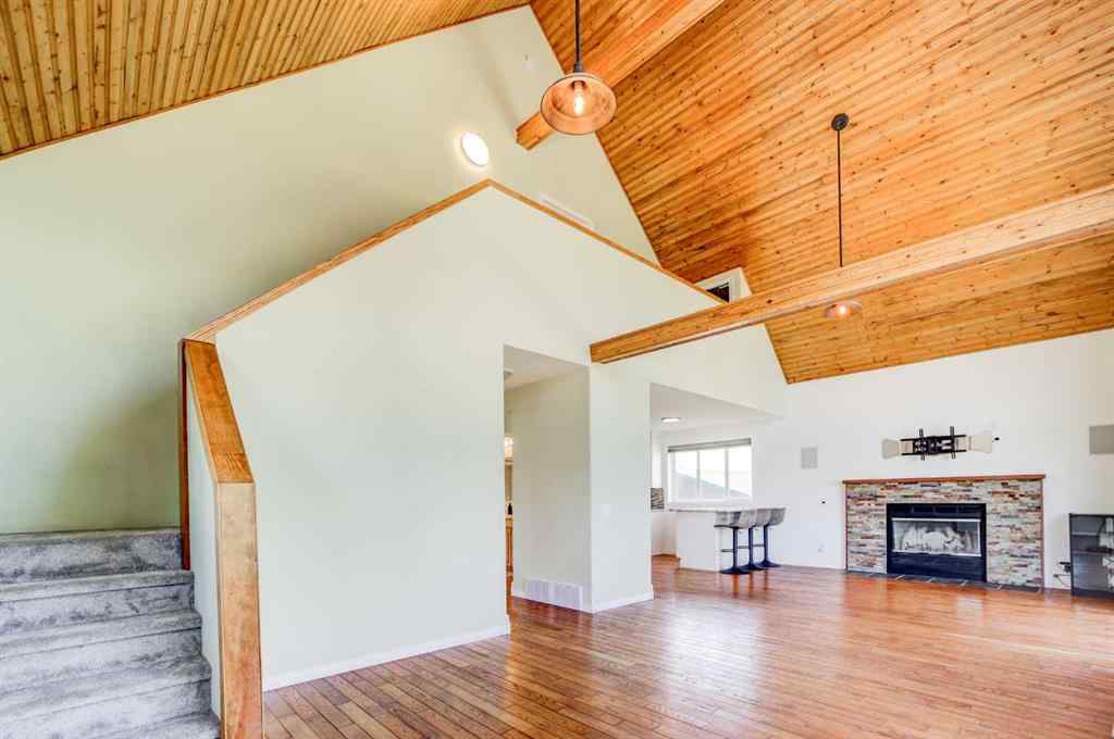 MLS® A2238491 - 2102 214 Street  in NONE Bellevue, Residential
