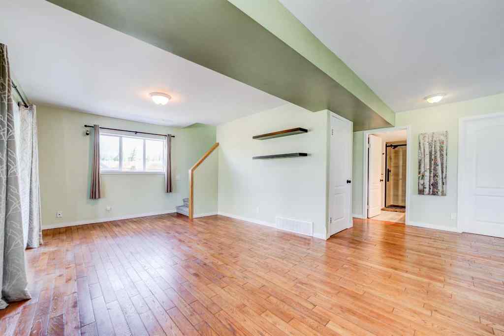 MLS® A2238491 - 2102 214 Street  in NONE Bellevue, Residential
