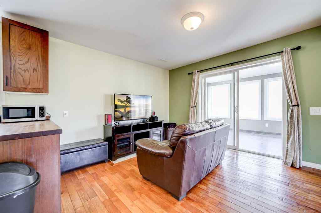MLS® A2238491 - 2102 214 Street  in NONE Bellevue, Residential