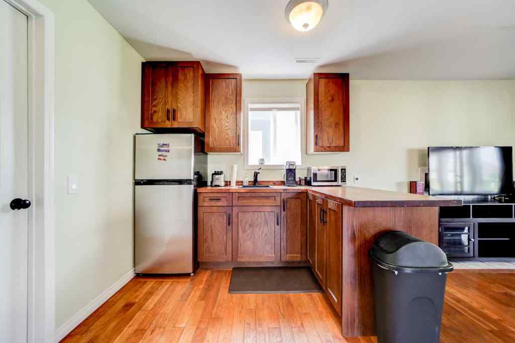 MLS® A2238491 - 2102 214 Street  in NONE Bellevue, Residential
