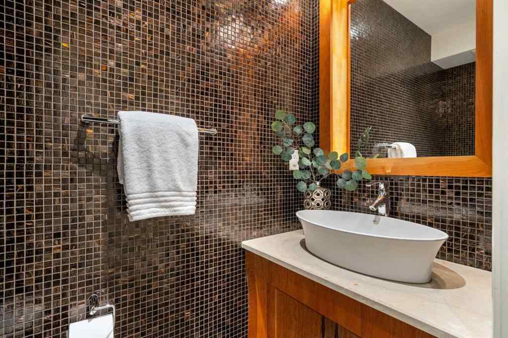 MLS® A2238513 - 36 Baycrest Place SW in Bayview Calgary, Residential