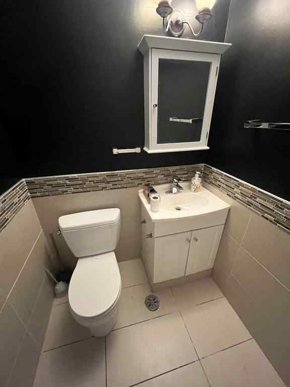 MLS® A2238530 - Unit #504 3208 8 Avenue NE in Franklin Calgary, Commercial