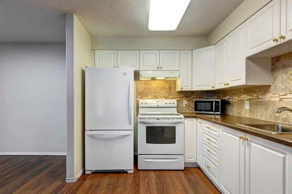 MLS® A2238555 - 3211 Millrise Point SW in Millrise Calgary, Residential