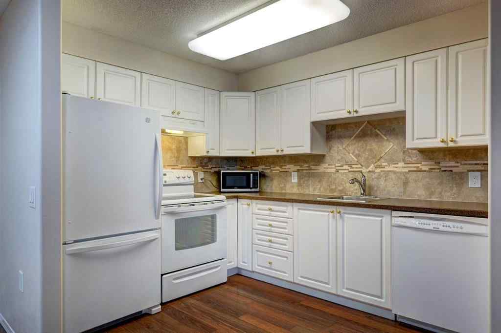 MLS® A2238555 - 3211 Millrise Point SW in Millrise Calgary, Residential