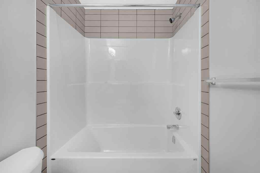 MLS® A2238594 - 578 Wolf Willow Boulevard SE in Wolf Willow Calgary, Residential