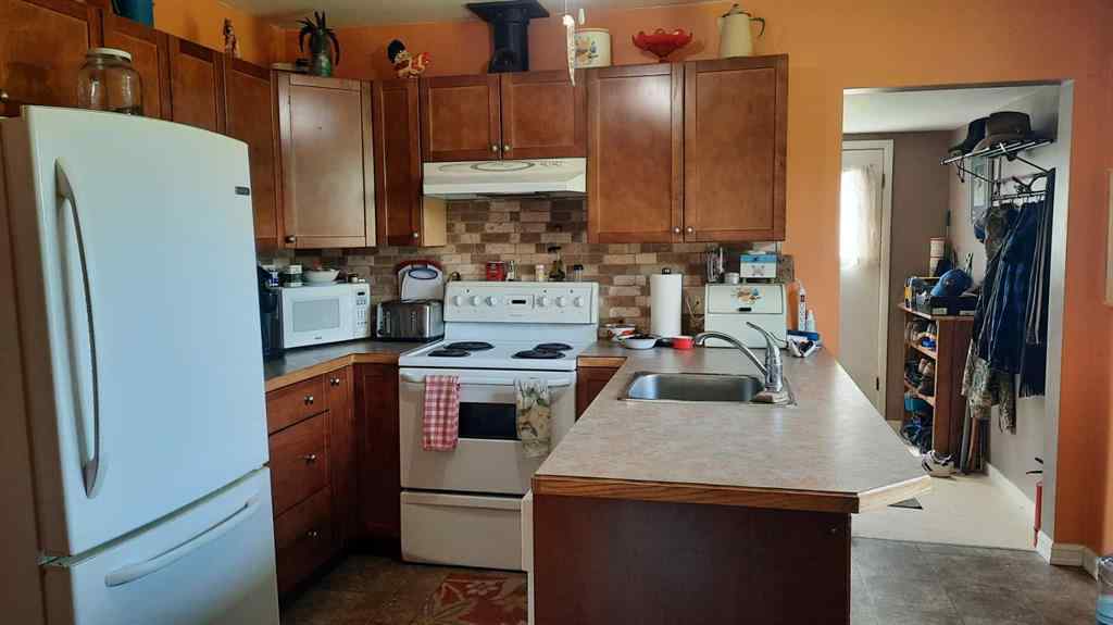 MLS® A2238601 - 261 1 Avenue  in East Coulee Drumheller, Residential