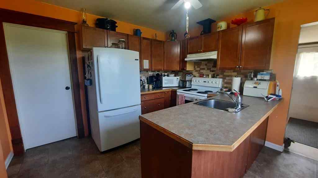 MLS® A2238601 - 261 1 Avenue  in East Coulee Drumheller, Residential