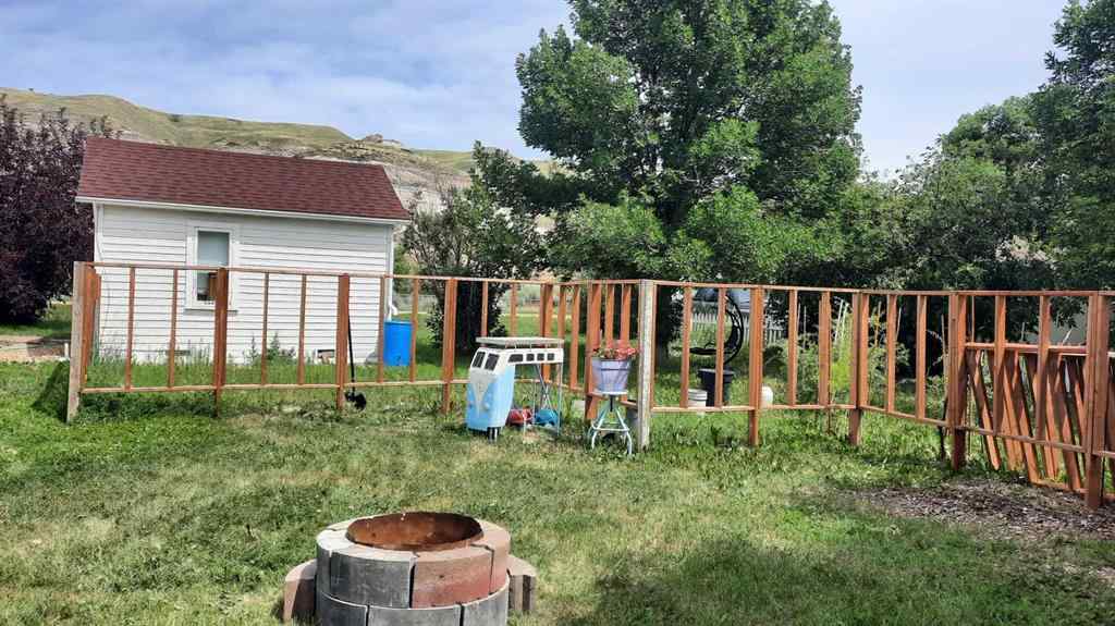 MLS® A2238601 - 261 1 Avenue  in East Coulee Drumheller, Residential