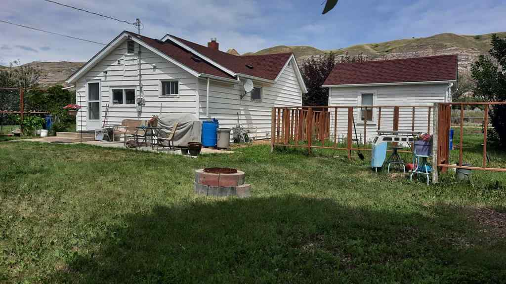 MLS® A2238601 - 261 1 Avenue  in East Coulee Drumheller, Residential