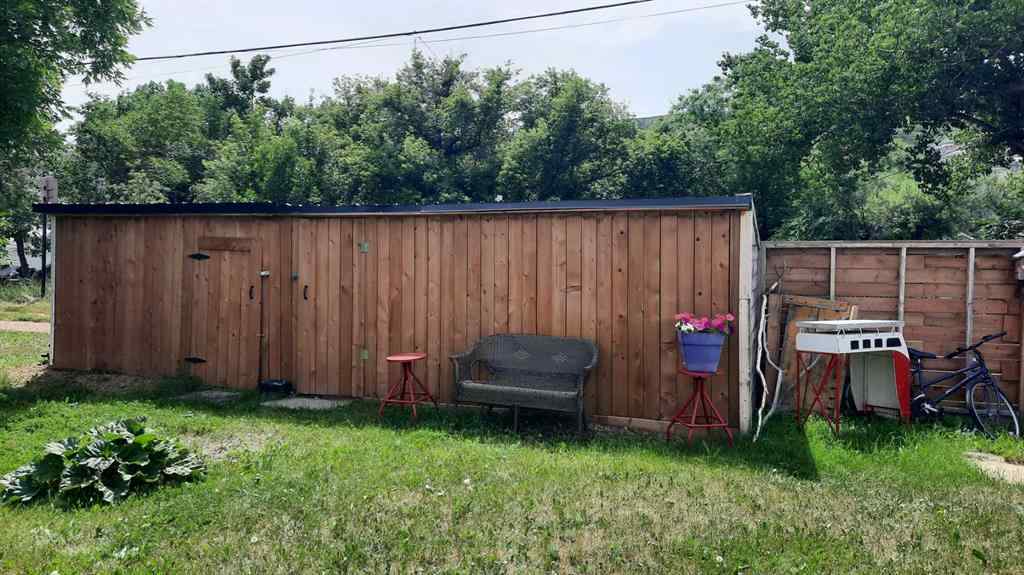 MLS® A2238601 - 261 1 Avenue  in East Coulee Drumheller, Residential