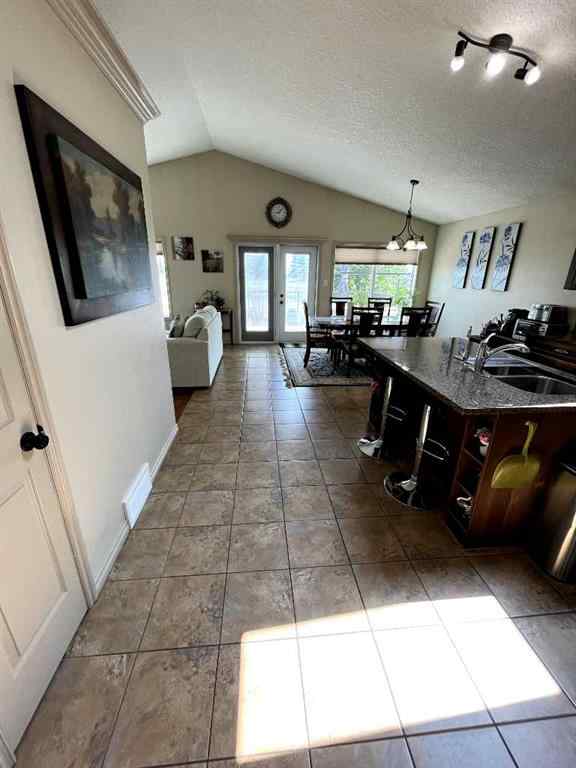 MLS® A2238604 - 226 Gateway Manor S in Southgate Lethbridge, Residential
