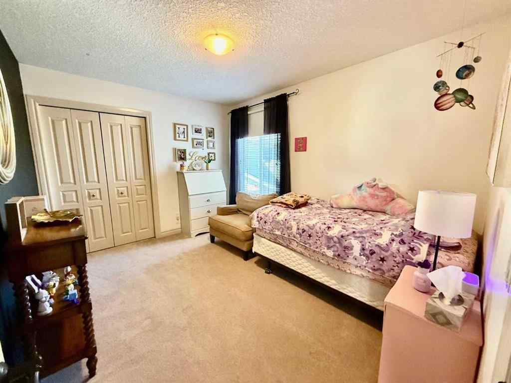 MLS® A2238605 - 215 Hawkmere Road  in Westmere Chestermere, Residential