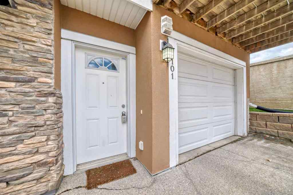 MLS® A2238615 - 101 Indigo Lane  in Rainbow Falls Chestermere, Residential