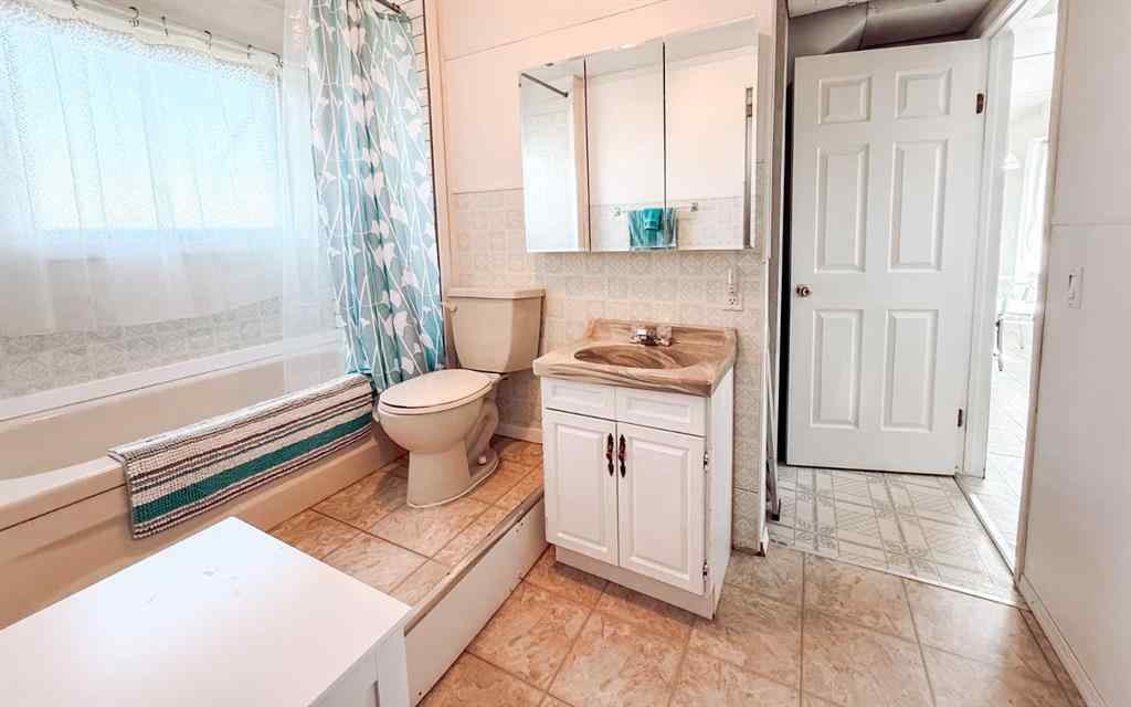 MLS® A2238619 - 4930 49 Street  in NONE Wanham, Residential