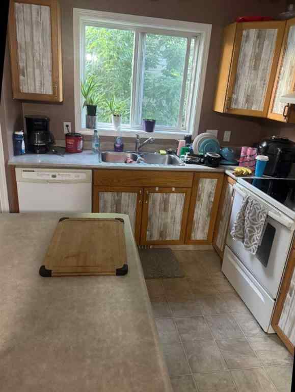 MLS® A2238639 - 3006 49 Avenue  in NONE Lloydminster, Residential