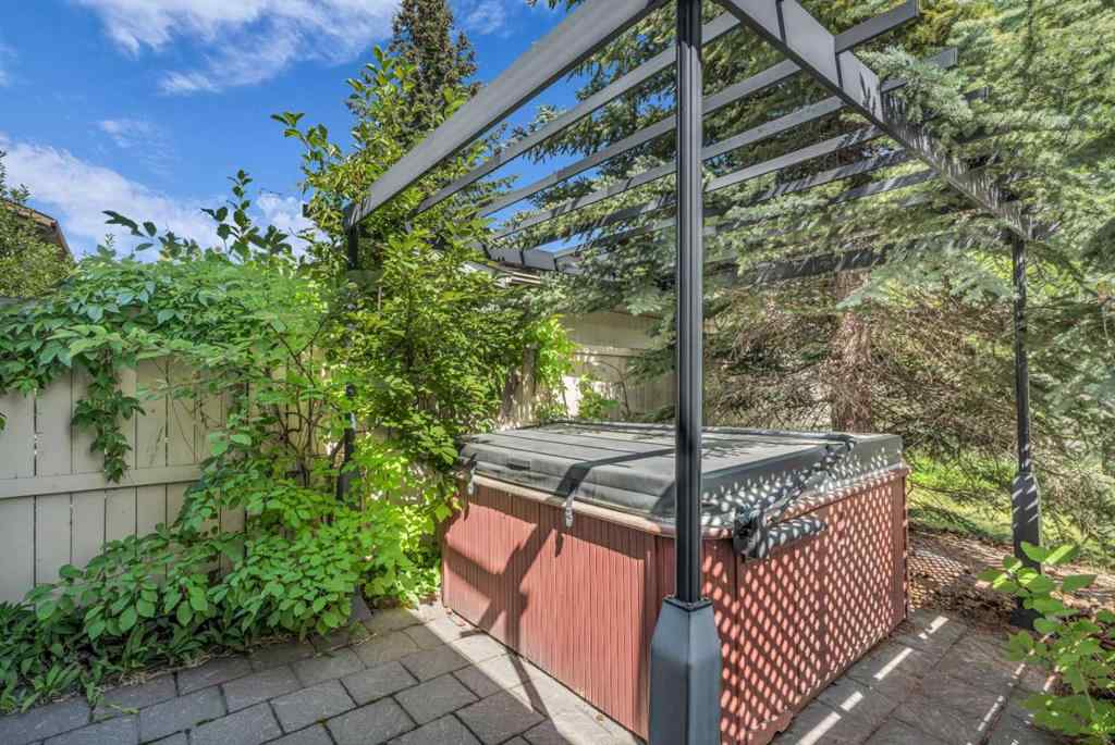 MLS® A2238650 - 203 Edgeland Road NW in Edgemont Calgary, Residential
