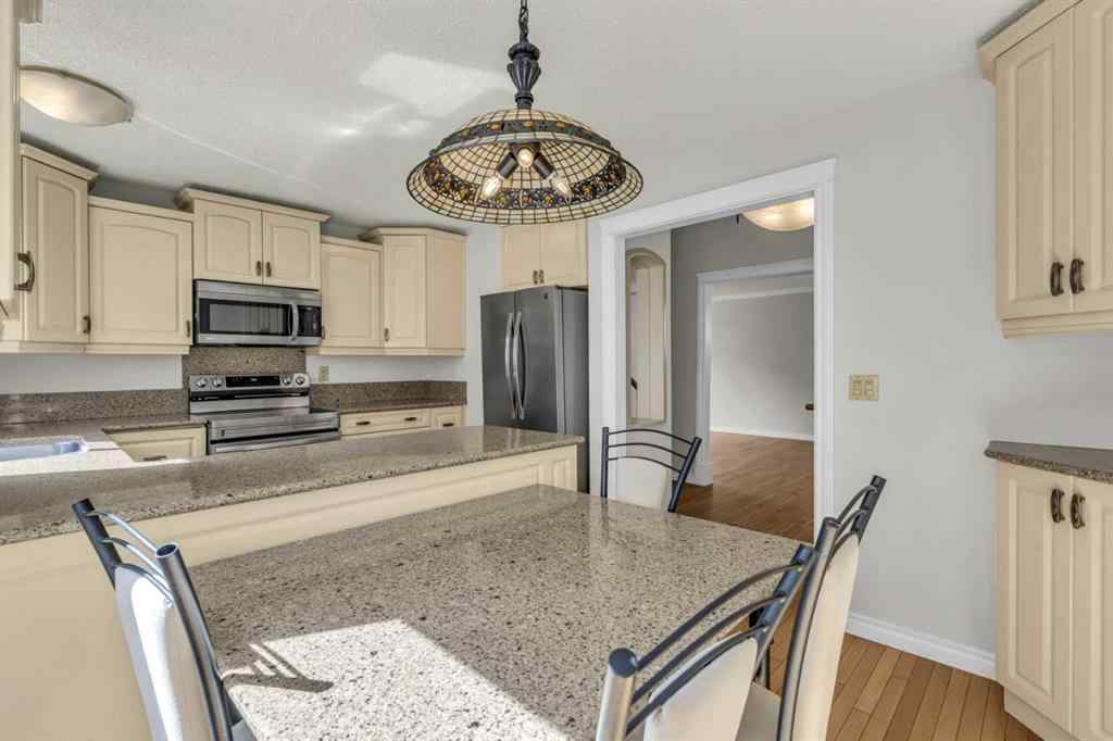 MLS® A2238650 - 203 Edgeland Road NW in Edgemont Calgary, Residential