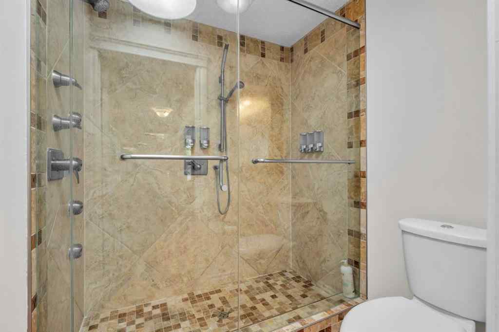 MLS® A2238650 - 203 Edgeland Road NW in Edgemont Calgary, Residential
