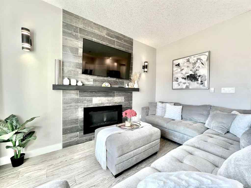 MLS® A2238666 - 10207 126 Avenue  in Northridge Grande Prairie, Residential