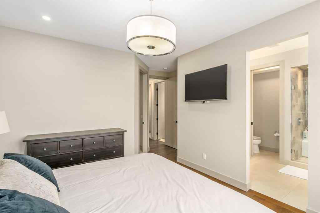 MLS® A2238704 - 3118 14 Avenue SW in Shaganappi Calgary, Residential