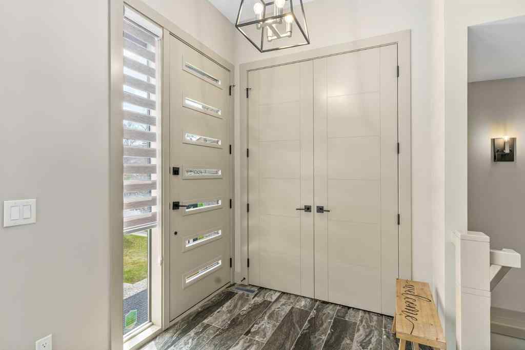 MLS® A2238704 - 3118 14 Avenue SW in Shaganappi Calgary, Residential