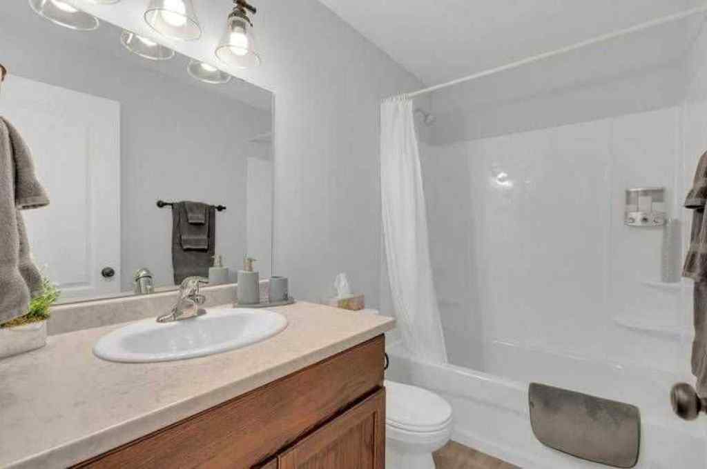 MLS® A2238785 - 3 Liberty Place  in Lakeway Landing Sylvan Lake, Residential