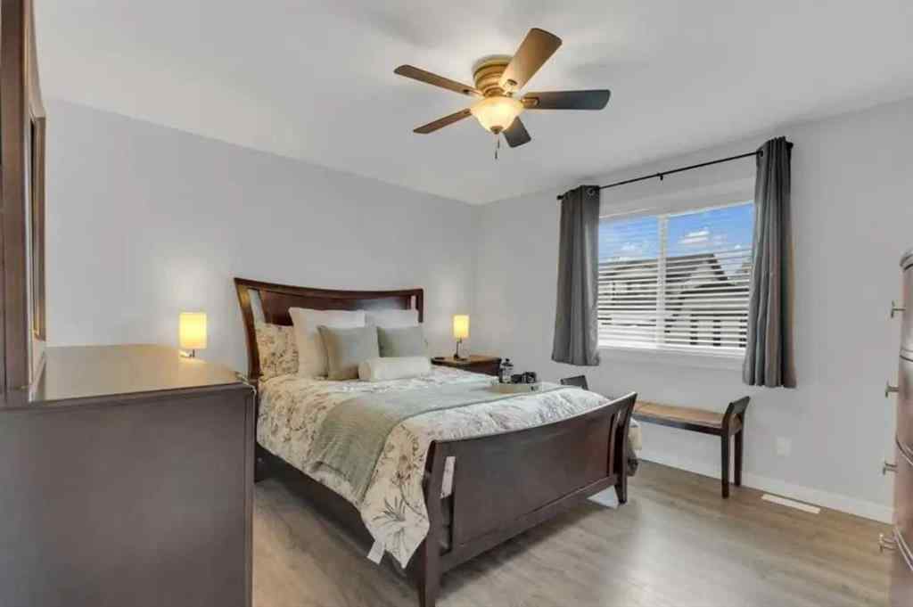 MLS® A2238785 - 3 Liberty Place  in Lakeway Landing Sylvan Lake, Residential
