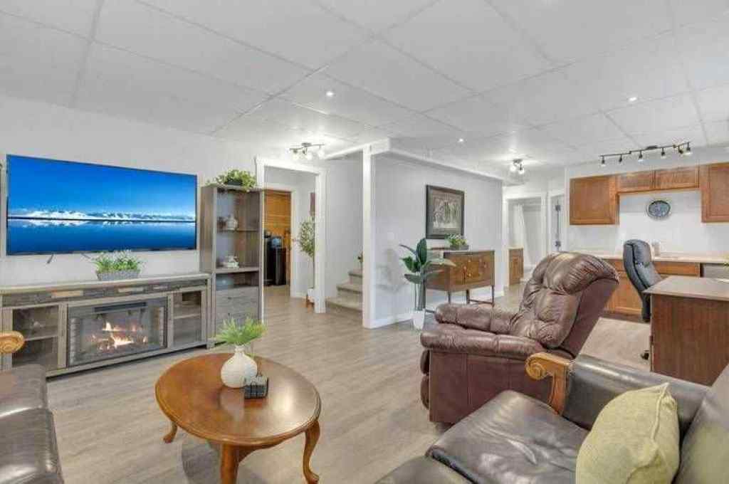 MLS® A2238785 - 3 Liberty Place  in Lakeway Landing Sylvan Lake, Residential