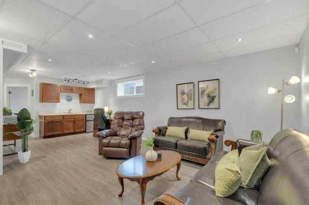 MLS® A2238785 - 3 Liberty Place  in Lakeway Landing Sylvan Lake, Residential