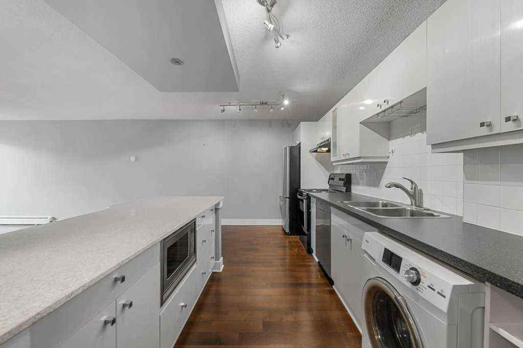 MLS® A2238786 - Unit #204 501 57 Avenue SW in Windsor Park Calgary, Residential