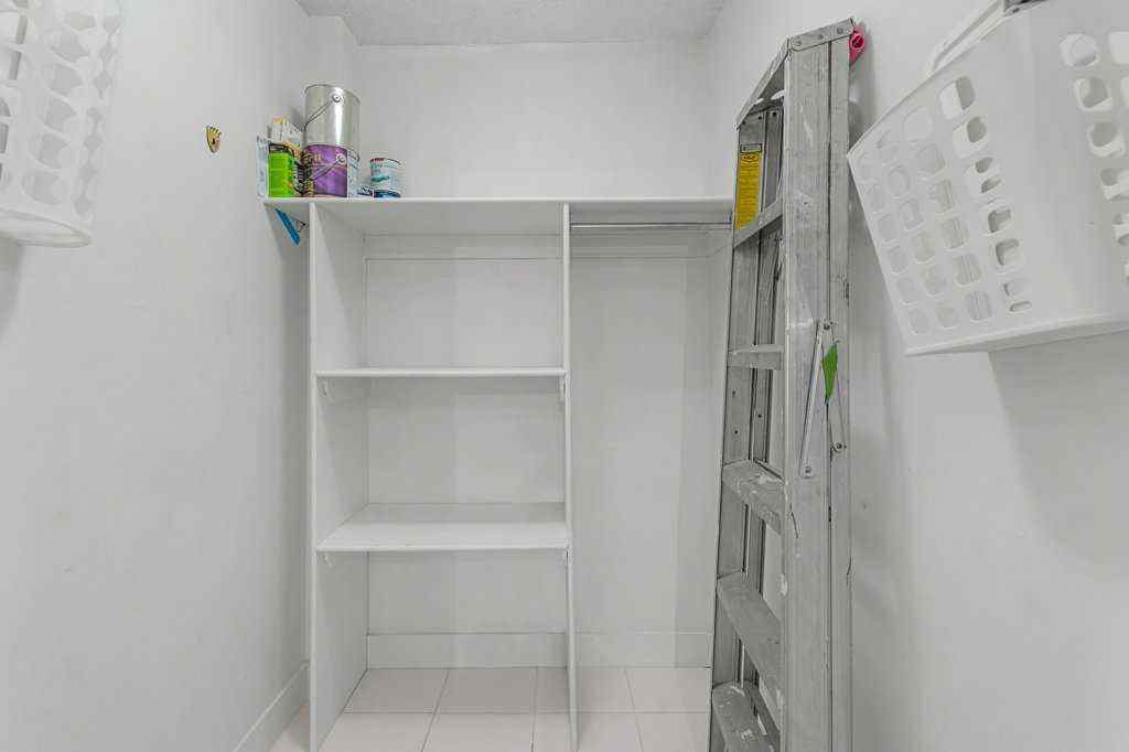 MLS® A2238786 - Unit #204 501 57 Avenue SW in Windsor Park Calgary, Residential
