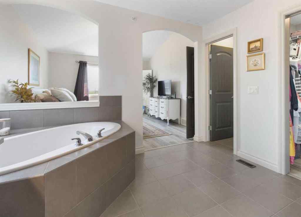 MLS® A2238795 - 11 Muirfield Close  in Lakes of Muirfield Lyalta, Residential