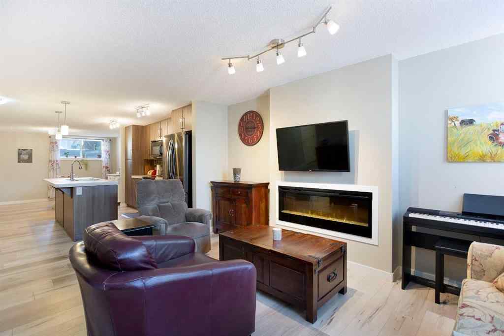 MLS® A2238801 - 416 Mckenzie Towne Close SE in McKenzie Towne Calgary, Residential