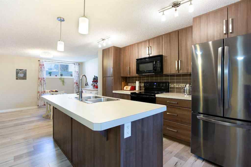 MLS® A2238801 - 416 Mckenzie Towne Close SE in McKenzie Towne Calgary, Residential