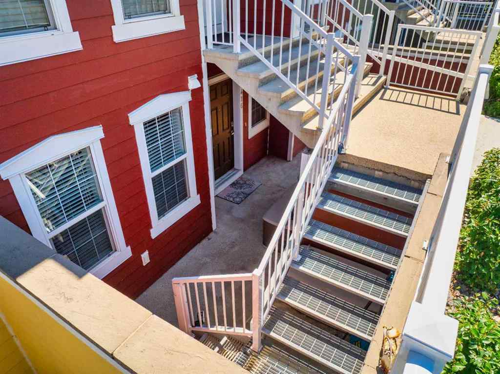 MLS® A2238801 - 416 Mckenzie Towne Close SE in McKenzie Towne Calgary, Residential
