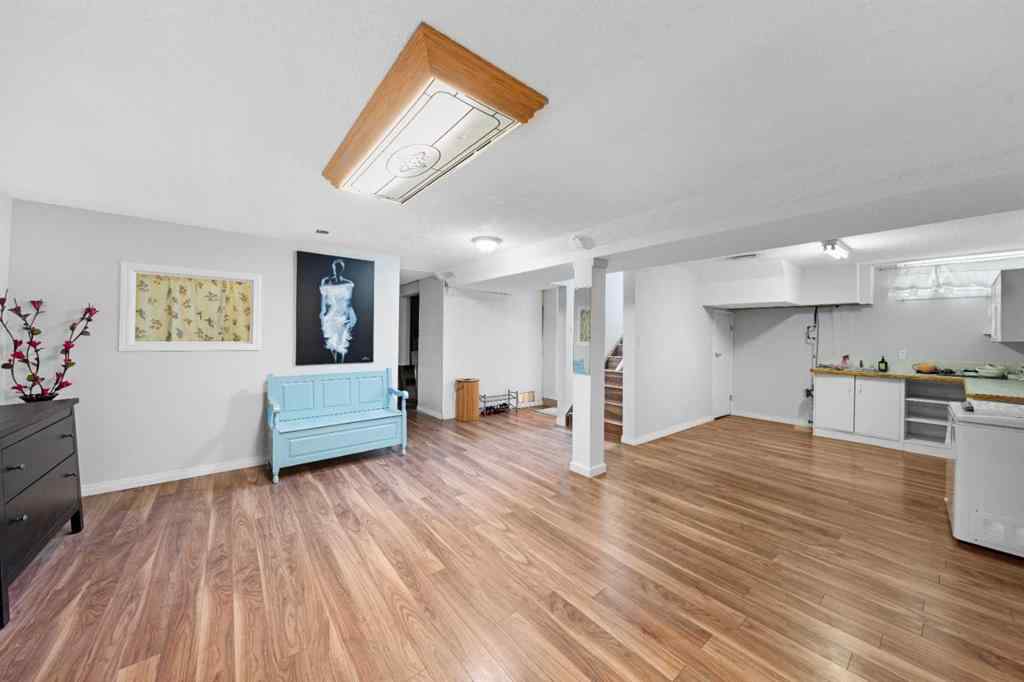 MLS® A2238851 - 5122 48 Street NW in Varsity Calgary, Residential