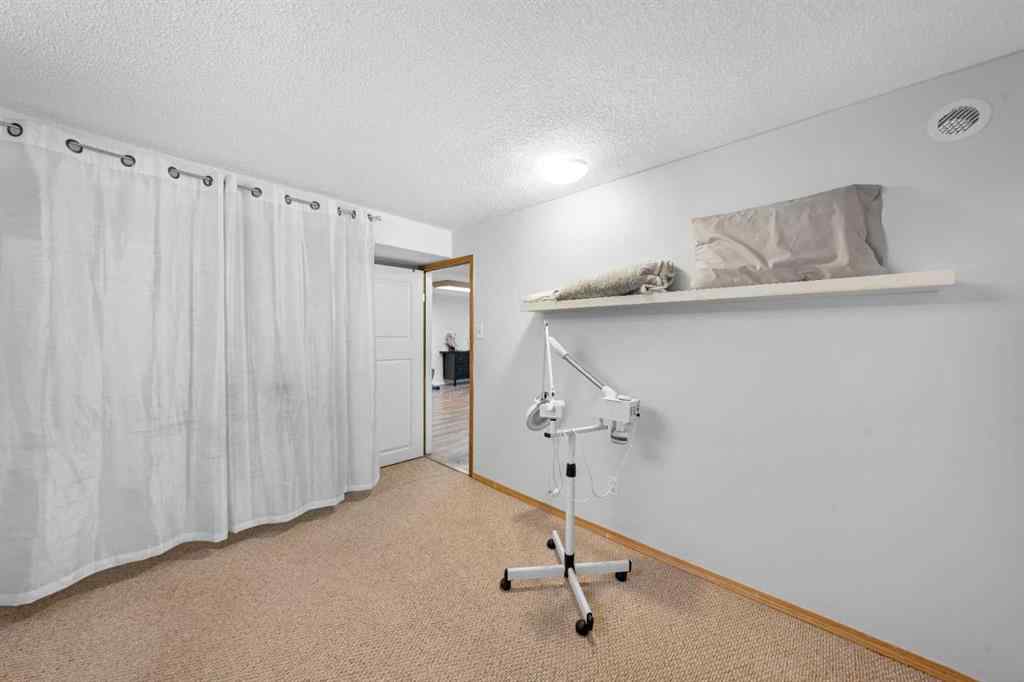 MLS® A2238851 - 5122 48 Street NW in Varsity Calgary, Residential
