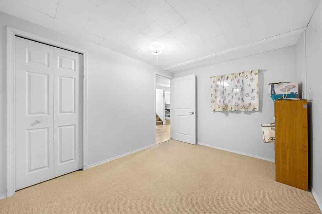 MLS® A2238851 - 5122 48 Street NW in Varsity Calgary, Residential