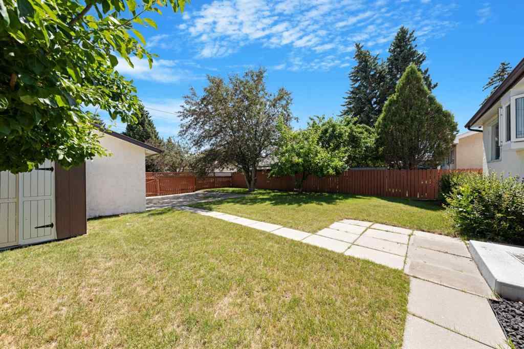 MLS® A2238851 - 5122 48 Street NW in Varsity Calgary, Residential
