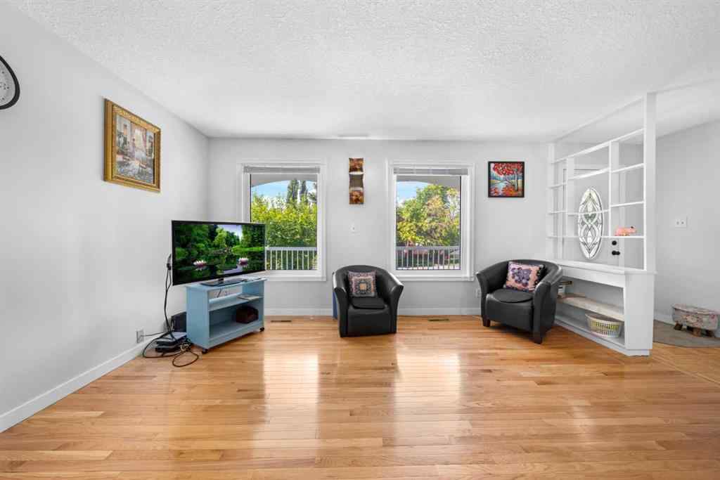 MLS® A2238851 - 5122 48 Street NW in Varsity Calgary, Residential