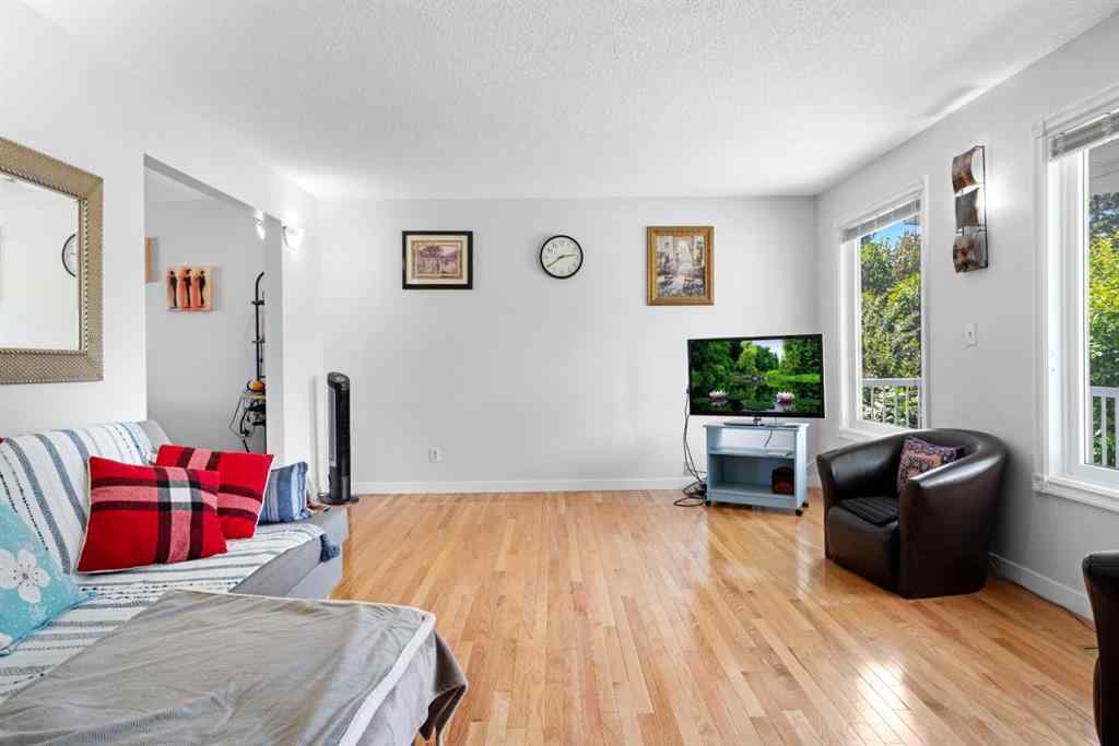 MLS® A2238851 - 5122 48 Street NW in Varsity Calgary, Residential