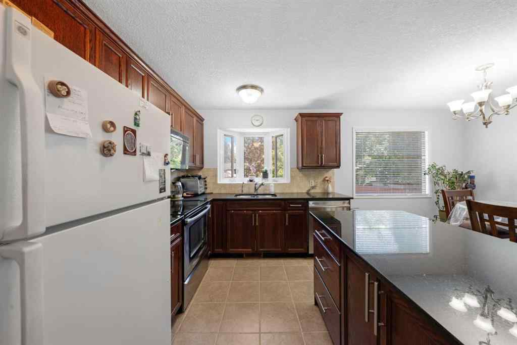 MLS® A2238851 - 5122 48 Street NW in Varsity Calgary, Residential