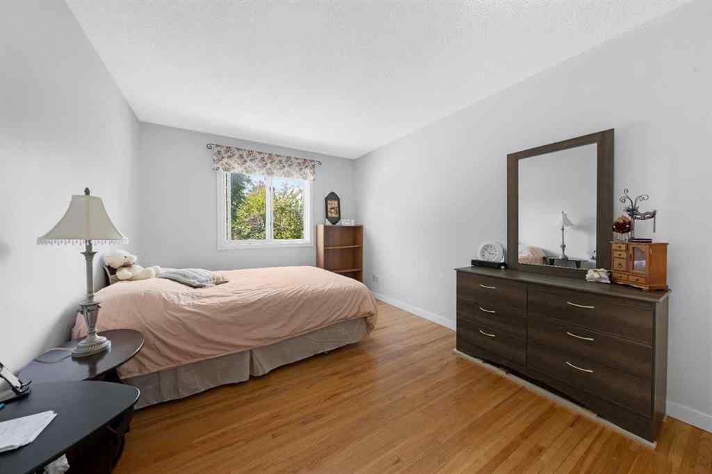 MLS® A2238851 - 5122 48 Street NW in Varsity Calgary, Residential