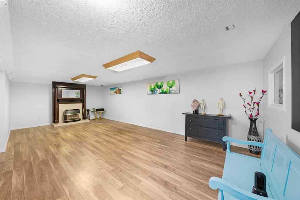 MLS® A2238851 - 5122 48 Street NW in Varsity Calgary, Residential