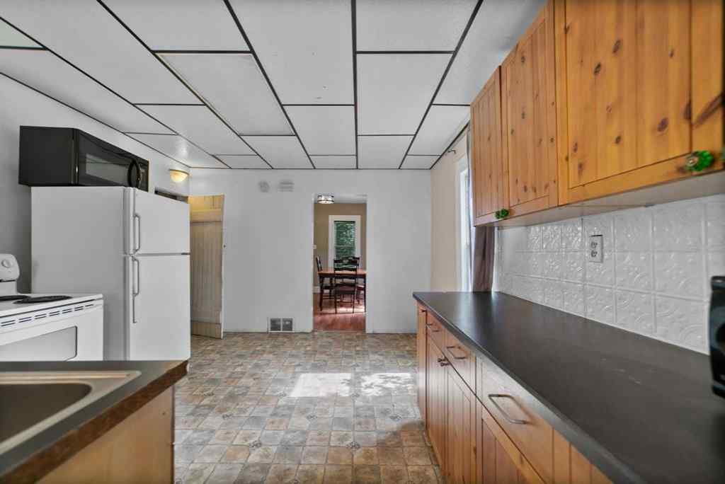 MLS® A2238869 - 4928 51 Street  in Hardisty Hardisty, Residential